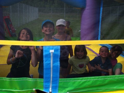 kids_in_the_bouncy_castle